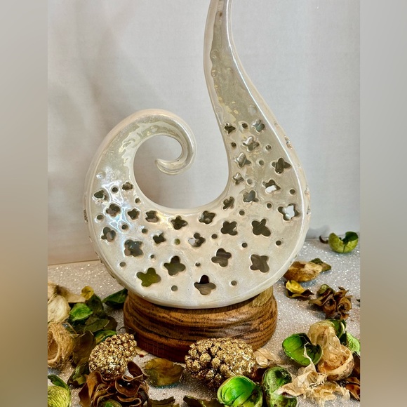 Beautiful Mercury Glass Statue - Picture 5 of 5